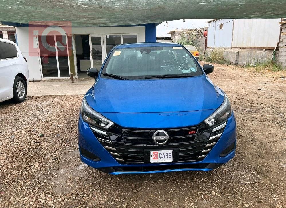 نيسان فيرسا